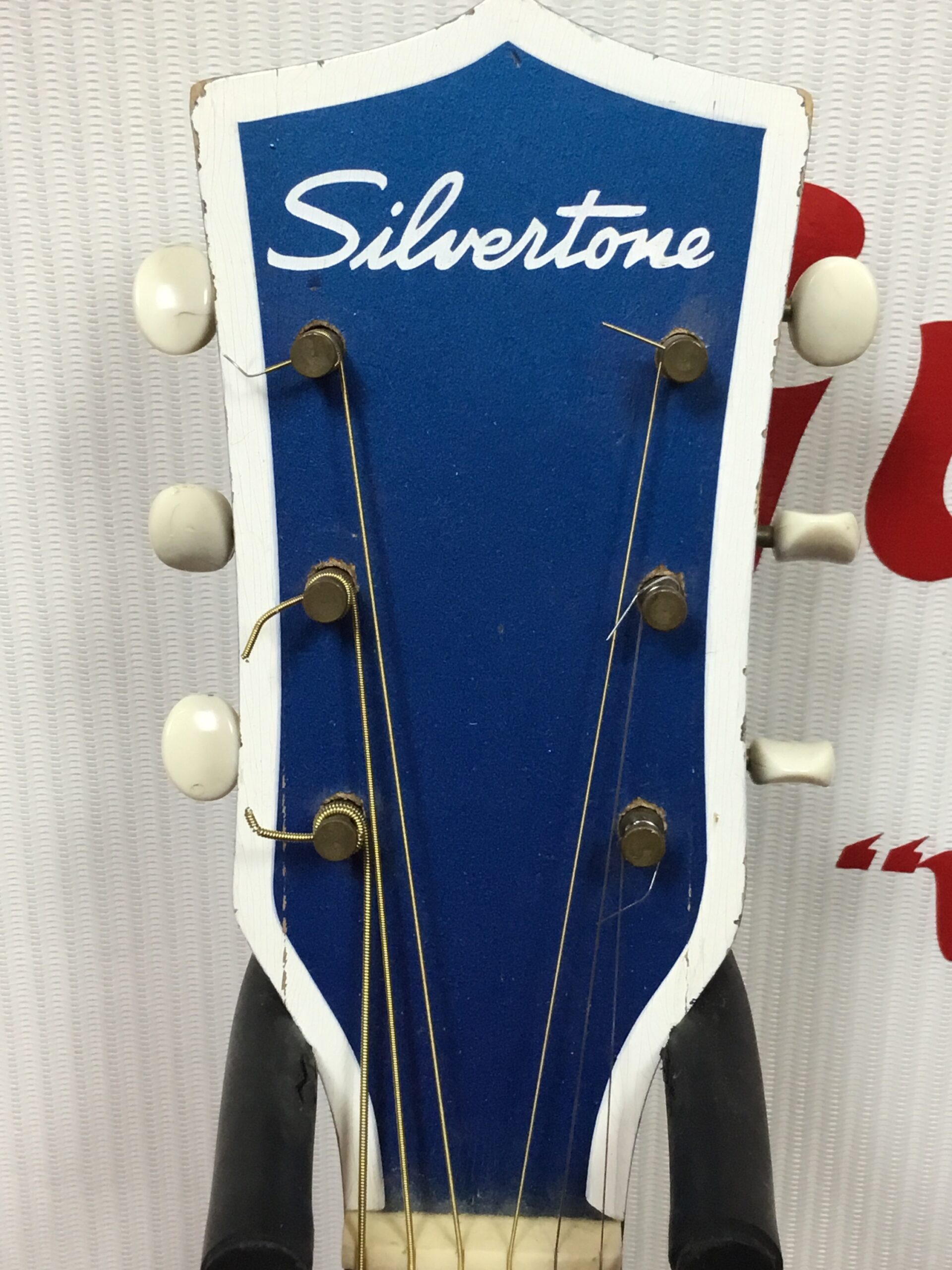 Silvertone Kentucky Blue - Image 3