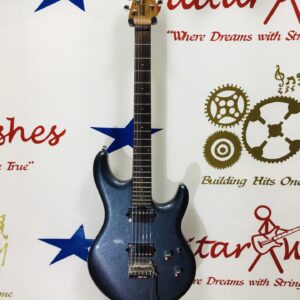 Music Man Luke 3 Guitar w/hardshell case
