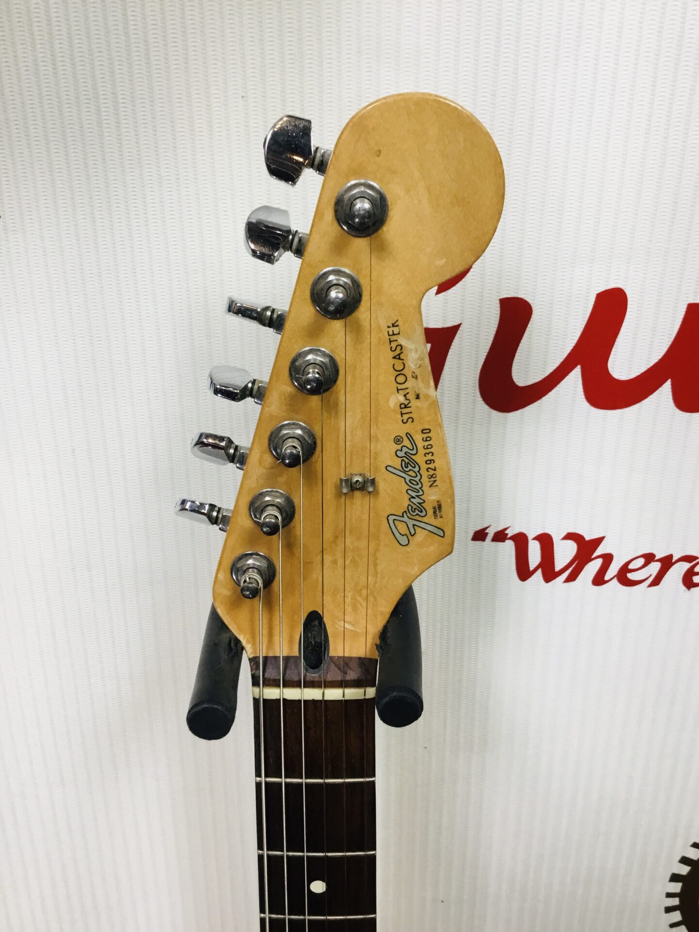 Fender Stratocaster - Image 4