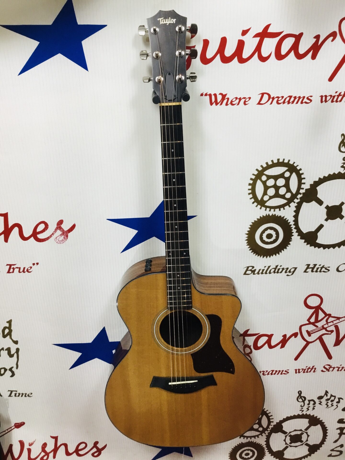 Taylor 214 ce plus