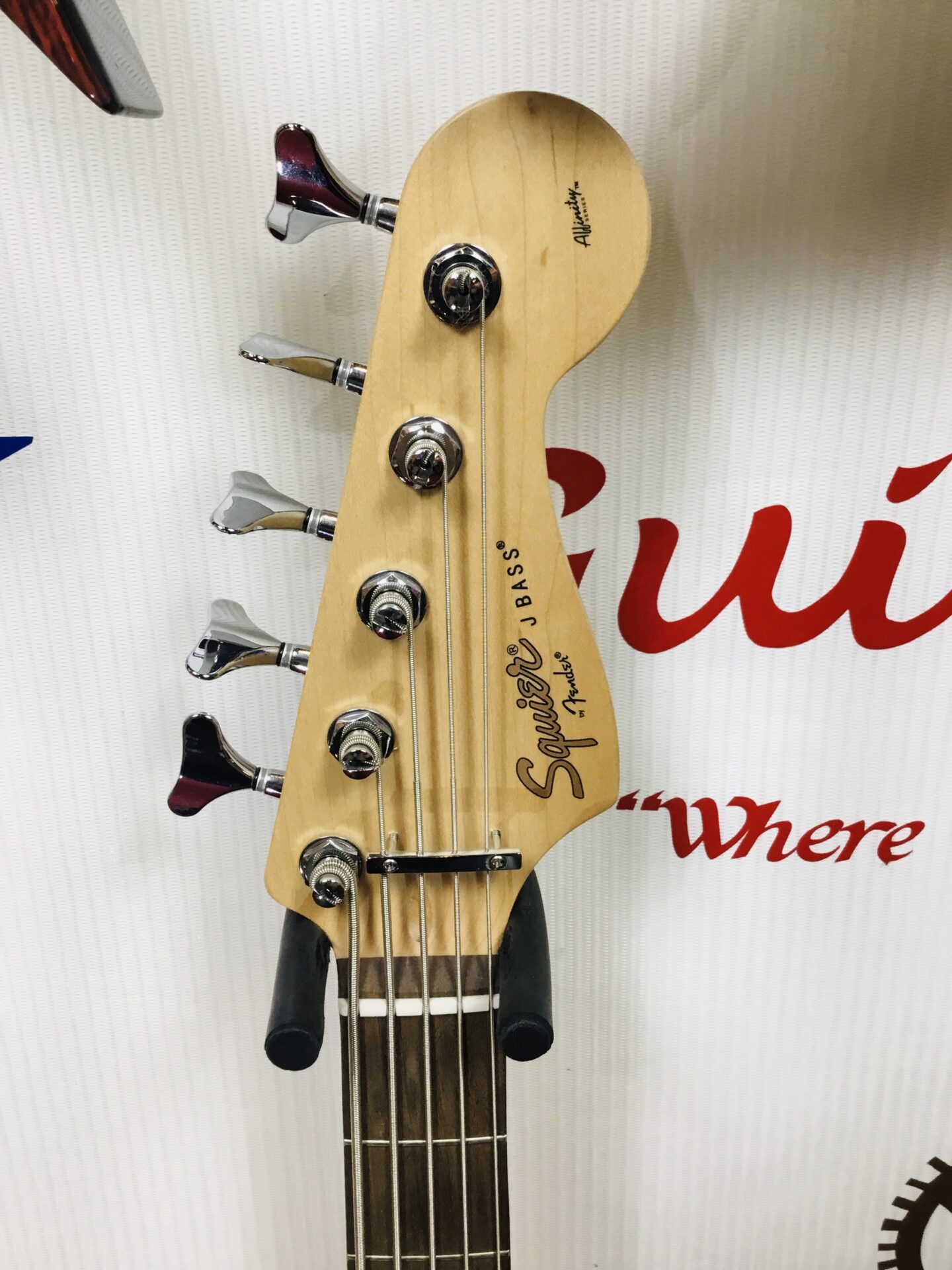 Squier 5 String J Bass - Image 4