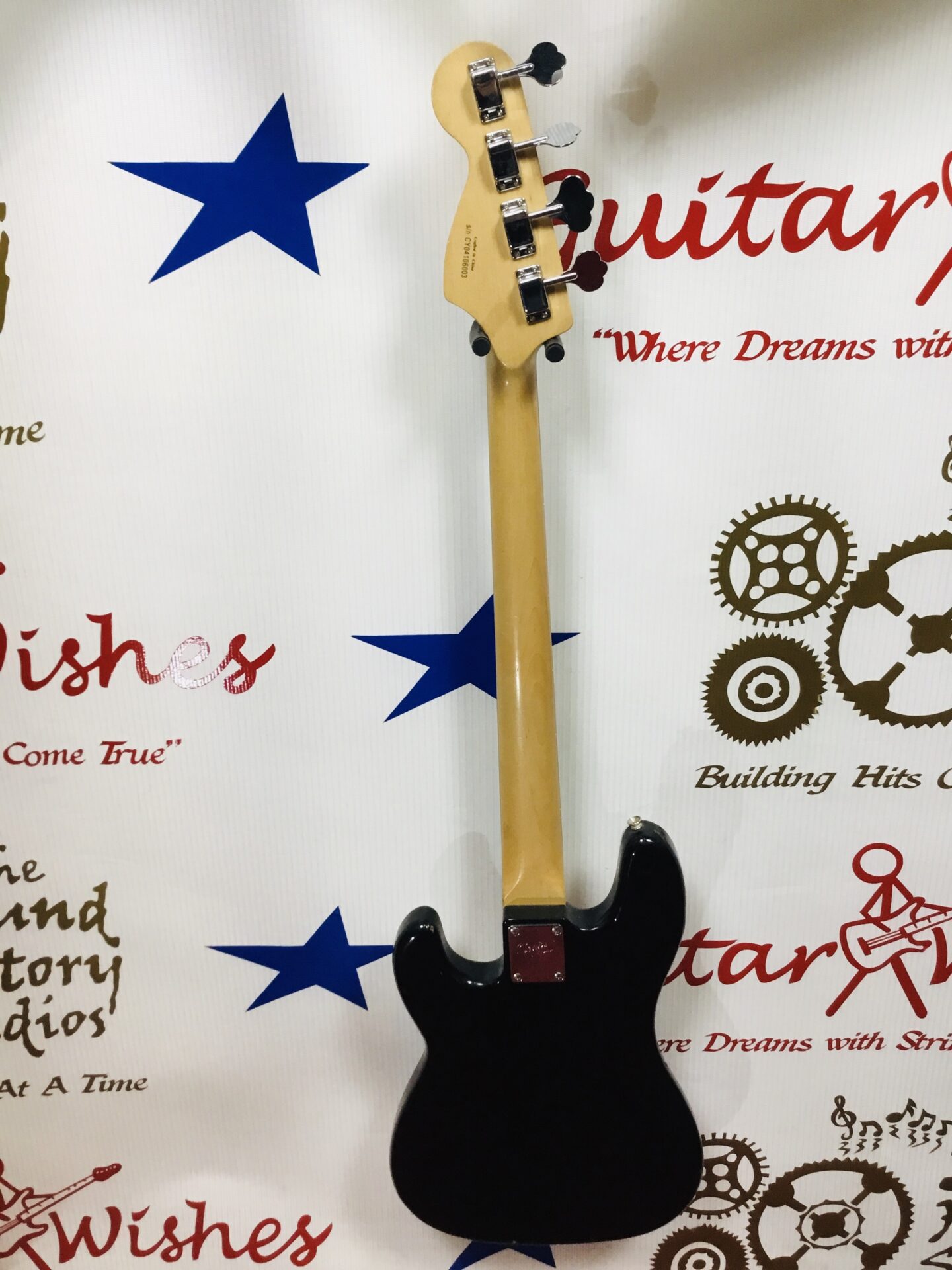 Squier P Bass - Image 2