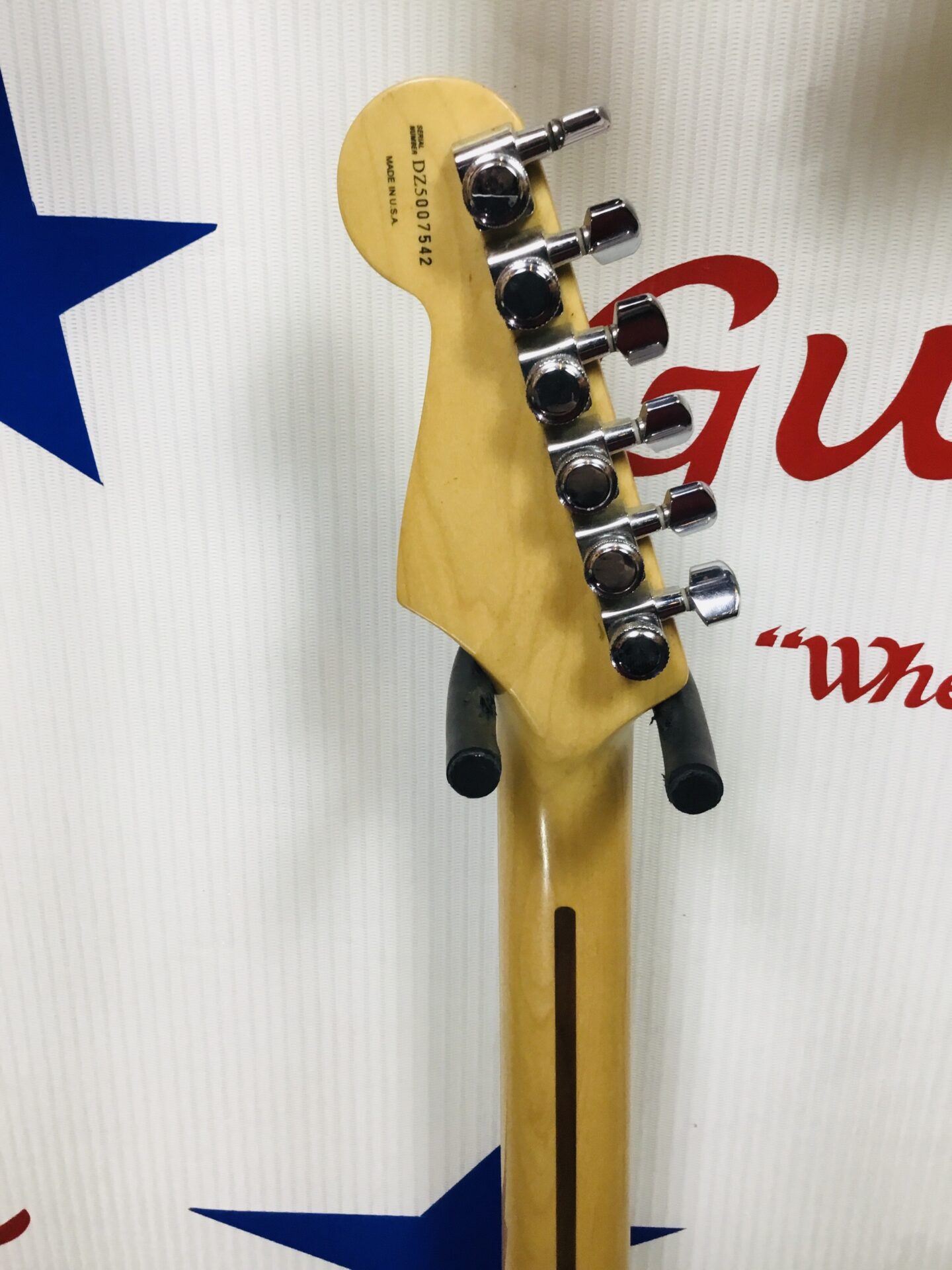 Fender Deluxe Stratocaster - Image 4